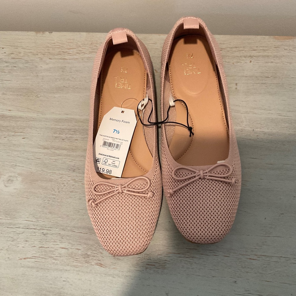 Women's flats pink in color